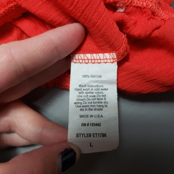 3/$15 Windsor dark orange cold shoulder ruffled crop top women's size large - Picture 7 of 8